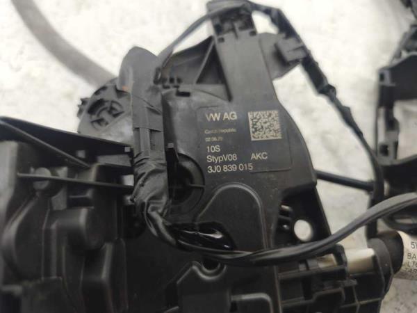 SERRURE DE PORTE ARRIERE GAUCHE VW - Vue 3